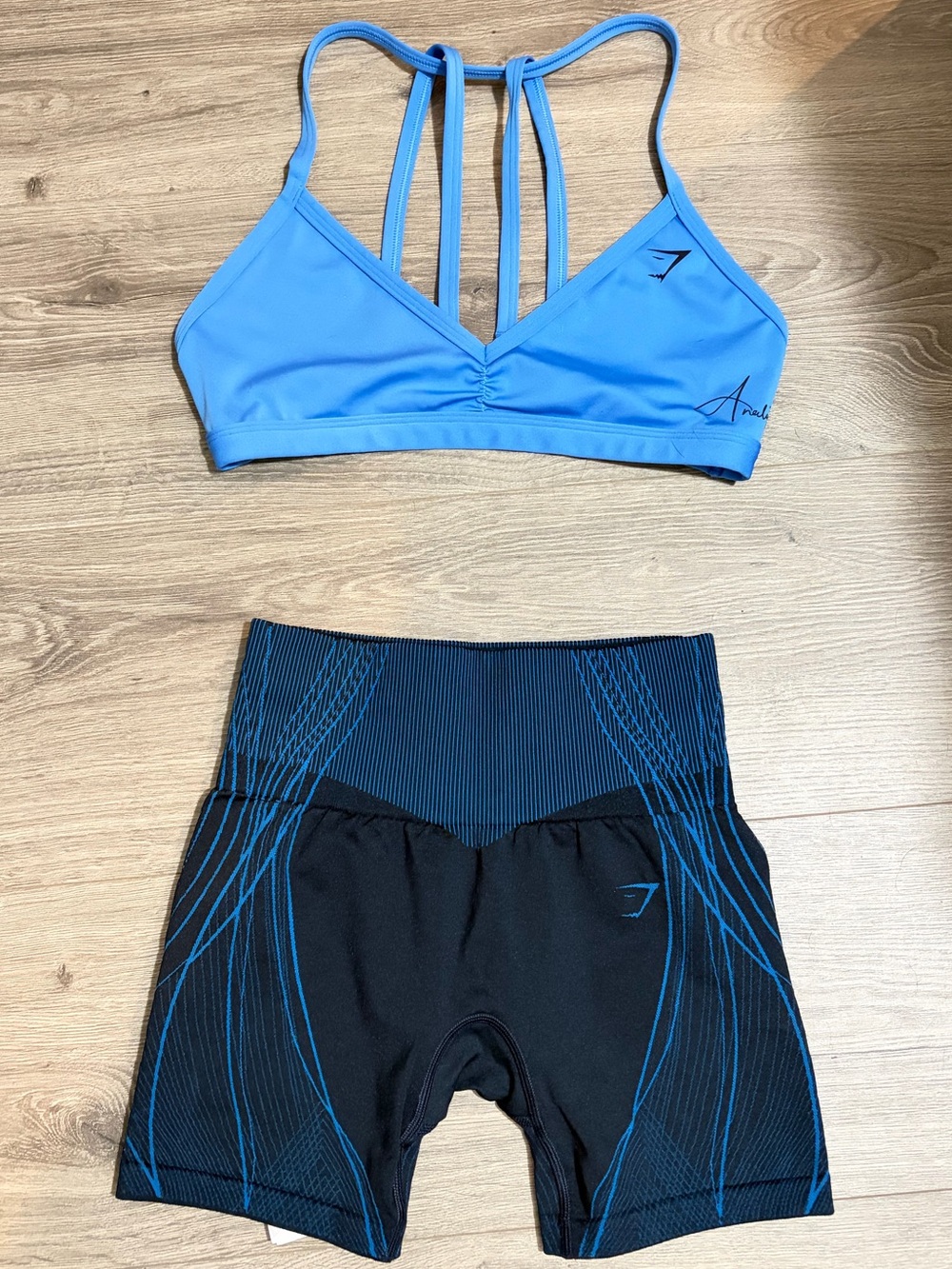 RARE Gymshark x Analis Set - Picture 2 of 2